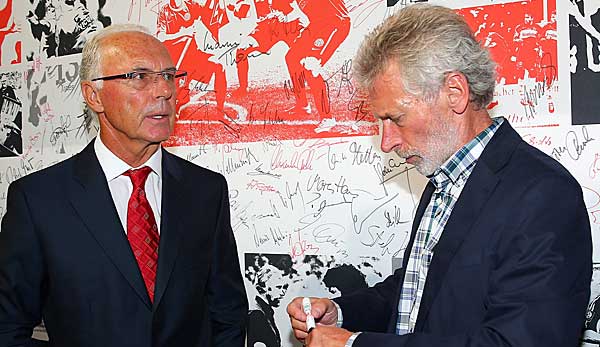 Franz Beckenbauer will im Streit zwischen Paul Breitner und Uli Hoeneß vermitteln.