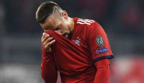 Ribery soll Guillou daraufhin beleidigt und angepöbelt haben. Auch einen körperlichen Angriff habe es gegeben, teilte der Sender beIN Sports gegenüber der dpa mit. Der FC Bayern bestätigte eine "Auseinandersetzung".