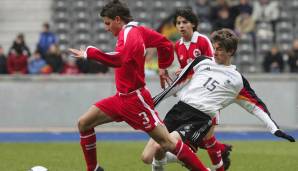 Von 2004 bis 2009 durchläuft Müller alle Junioren-Teams des DFB, wie hier im U16-Länderspiel gegen die Schweiz im Jahr 2005.