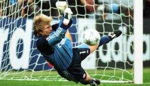 Ab 1994/95: OLIVER KAHN – Nach Aumanns Wechsel kehrte mit dem "Titan" endgültig ein Keeper mit Weltklasse-Format in das Tor des FC Bayern zurück. Er kam für 2,3 Millionen Euro vom KSC und wurde prompt die neue Nummer eins.