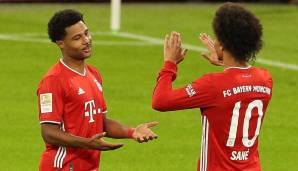 Serge Gnabry (l.) und Leroy Sane wirbelten am gegen Schalke 04 (8:0) zum ersten Mal gemeinsam für den FC Bayern.