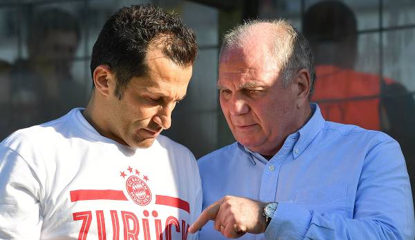 Uli Hoeneß (r.) hat die Verantwortlichen des FC Bayern mit seinem Rundumschlag gegen David Alabas Berater und Vater überrumpelt.