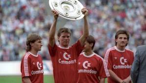 STEFAN REUTER: Wechselte 1988 von Nürnberg zum FC Bayern, war dort jahrelang in der Defensive gesetzt und auch aus der Nationalmannschaft nicht wegzudenken. Bei der WM 1990 bis zum Achtelfinale Stammspieler, auch im Finale eingewechselt.