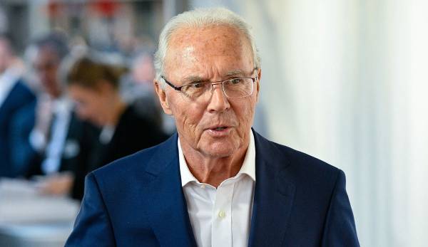 Franz Beckenbauer glaubt an ein plötzliches Karriereende von Manuel Neuer.