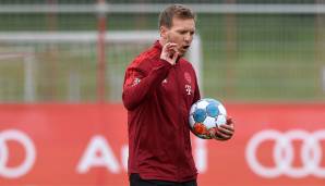 Der FC Bayern hat unter Julian Nagelsmann die Vorbereitung auf die neue Saison aufgenommen. Doch mit welchem endgültigen Kader werden die Münchner in die Spielzeit gehen? Wir machen den Check und zeigen Euch, wer noch gestrichen werden könnte.