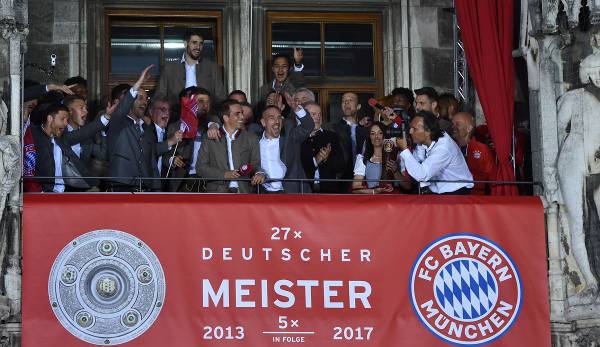 FC Bayern can finally celebrate with the fans on the town hall balcony again.