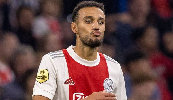Der deutsche Rekordmeister Bayern München verpflichtet den marokkanischen Nationalspieler Noussair Mazraoui von Ajax Amsterdam als ersten Zugang für die kommende Saison.