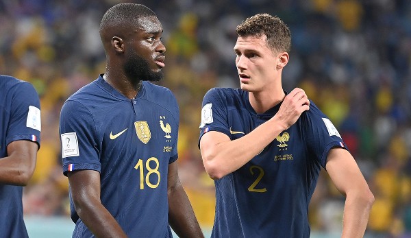 Dayot Upamecano (left) and Benjamin Pavard (right) both play for FC Bayern and the French national team.