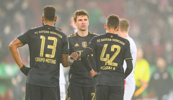 Last season at FC Bayern Munich, they were on the pitch together, but now they are competing for two positions: Eric Maxim Choupo-Moting, Thomas Müller and Jamal Musiala.