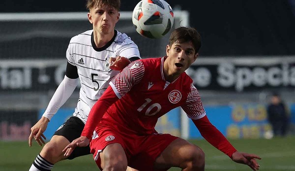 Luka Parkadze in March 2022 in an U17 international match with Georgia against Germany.