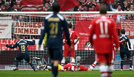 Daniel Brosinski erzielt das 2:0 gegen Bayern München