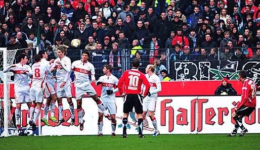 Hält Stuttgarts Deckung gegen 96? Gegen die Niedersachsen braucht der VfB einen Sieg