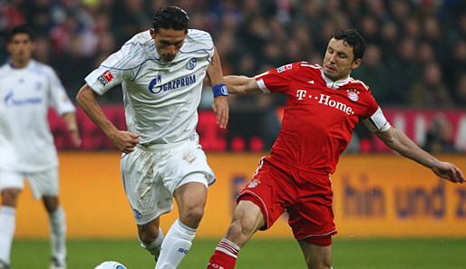 Marv van Bommel (r.) gab dem Bayern-Spiel gegen Schalke (Kevin Kuranyi, l.) kaum Impulse
