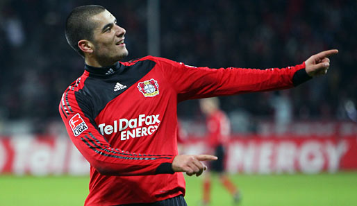 Eren Derdiyok spielt eine starke Debüt-Saison für Leverkusen - Patrick Helmes bleibt nur die Bank