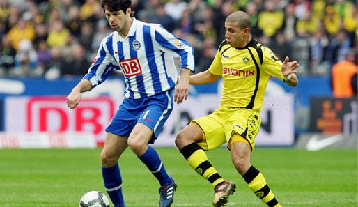 Dortmunds Mohamed Zidan (r.) konnte sich in der ersten Halbzeit nur selten durchsetzen