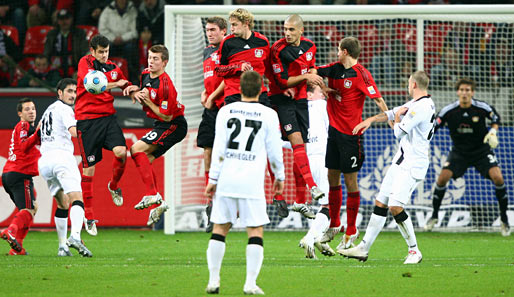 Im Hinspiel strafte Bayer Leverkusen die Gäste aus Frankfurt mit 4:0 ab