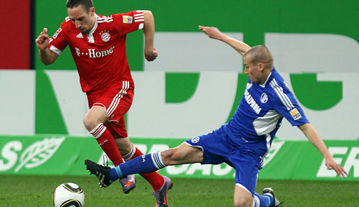 Umkämpftes Spitzenspiel: Torschütze Franck Ribery (l.) gegen Peer Kluge