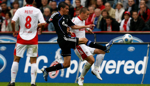 Lukas Podolski zog gegen Schalke trotz seinem ersten Saisontreffer den Kürzeren