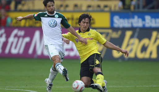 Das Hinspiel gegen den VfL Wolfsburg gewann Dortmund (hier: Mats Hummels, r.) mit 2:0