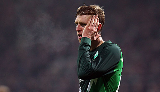 Per Mertesacker rutscht mit Werder Bremen immer tiefer in die Abstiegs-Gefahren-Zone