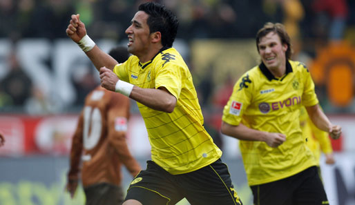 Lucas Barrios hat das 1:0 für Borussia Dortmund gegen den FC St. Pauli erzielt