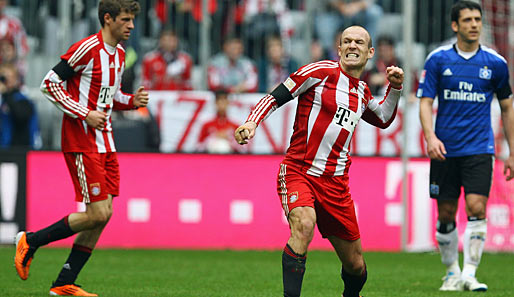 FC Bayerns Arjen Robben (Mitte) erzielte gegen Hamburg seine Saisontore sechs, sieben und acht