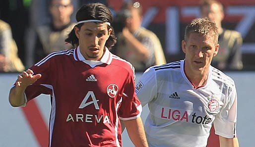 Bayern mit Bastian Schweinsteiger (r.) musste sich in Nürnberg mit einem 1:1 zufrieden geben