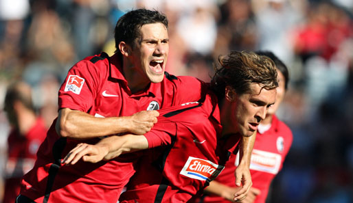 Julian Schuster (r.) erzielte das 2:1 für den SC Freiburg
