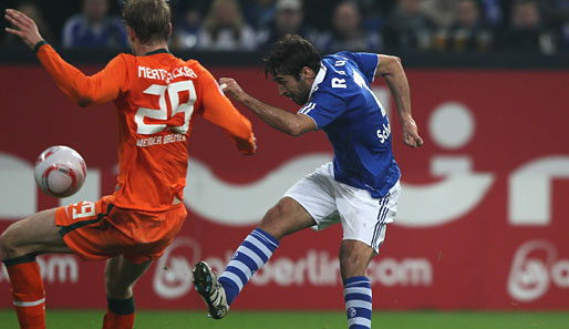 Das Hinspiel zwischen S04 und Werder endete 4:0. Raul erzielte den Endstand gegen Mertesacker