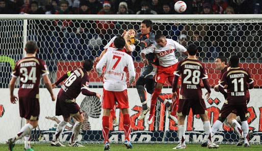 In der Hinrunde konnte sich Hannover 96 mit 2:1 gegen den VfB Stuttgart durchsetzen