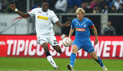 Gladbachs Mo Idrissou (l.) erzielte bei der 2:3-Niederlage in Hoffenheim sein drittes Saisontor