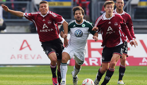 Wolfsburgs Spielmacher Diego (M.) konnte sich gegen Nürnberg kaum in Szene setzen