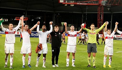 Der VfB Stuttgart feiert seinen glücklichen Sieg gegen den FC St. Pauli