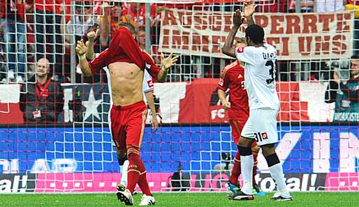 Bastian Schweinsteiger (l.) verlor mit dem FC Bayern gegen Borussia Mönchengladbach