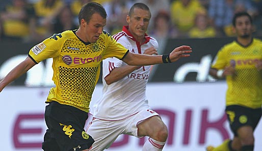 Kevin Großkreutz (l.) war einer der BVB-Torschützen beim mühsamen 2:0 im Hinspiel gegen den Club
