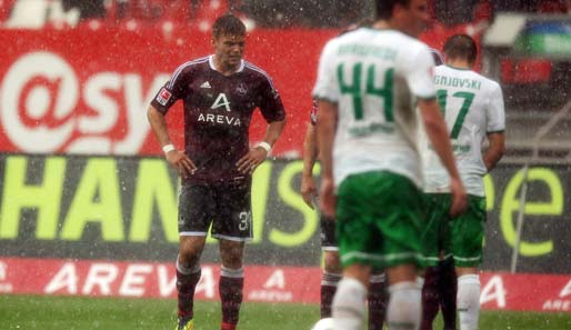 Im Hinrundenspiel zwischen Nürnberg und Bremen (1:1) regnete es in Strömen