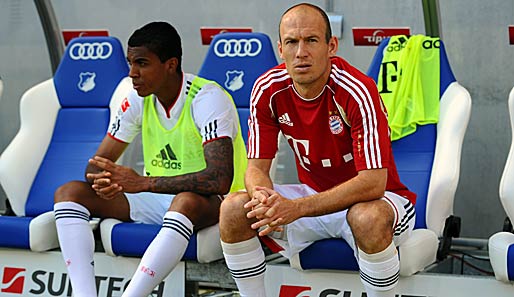 Bayern-Star Arjen Robben (r.) hat derzeit nicht die beste Laune