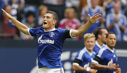 Kyriakos Papadopoulos bejubelt seinen Treffer zum 1:0 für Schalke