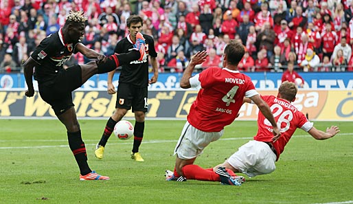 Augsburgs Stürmer Aristide Bance hatte seine beste Zeit in der Bundesliga bei Mainz 05