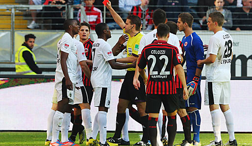 Im Hinspiel sah Freiburgs Karim Guede den roten Karton