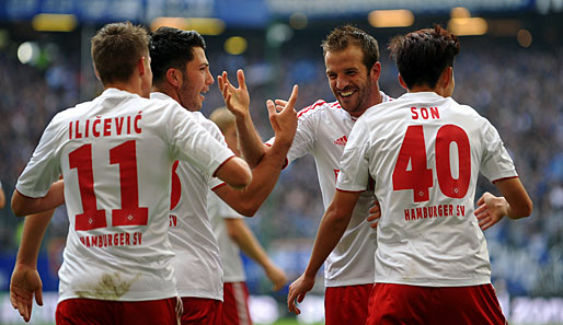 Nach der HSV-Rückkehr konnte Rafael van der Vaart (2.v.r.) im zweiten Spiel den ersten Sieg feiern