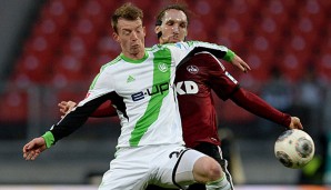 Maximilian Arnold (l.) schoss seine Wolfsburger kurz vor dem Halbzeitpfiff in Front
