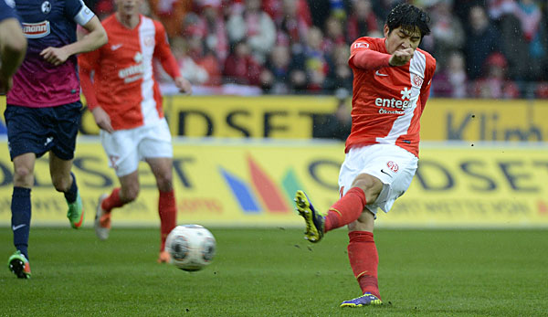Joo-Ho Park erzielt gegen den SC Freiburg seinen ersten Bundesliga-Treffer