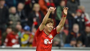 Leverkusens Heung-Min Son freut sich über seinen Führungstreffer zum 2:1