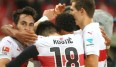 Die Spieler des VfB Stuttgart bejubeln den dritten Bundesliga-Doppelpack von Daniel Didavi