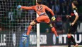 Stuttgarts Keeper Przemyslaw Tyton musste gegen Bremen insgesamt sechs Mal hinter sich greifen