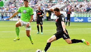Mario Gomez (l.) gab sein Debüt für den VfL Wolfsburg