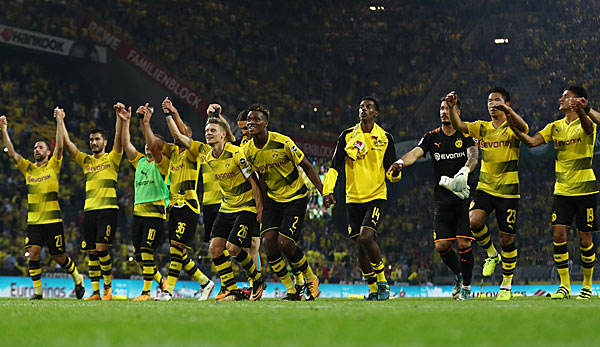 Borussia Dortmund bejubelt den 2:0-Sieg gegen Hertha BSC