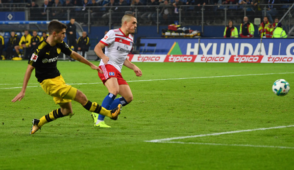 Das Hinspiel zwischen dem HSV und dem BVB war eine klare Sache für Dortmund. Hier erzielt Pulisic das 3:0.