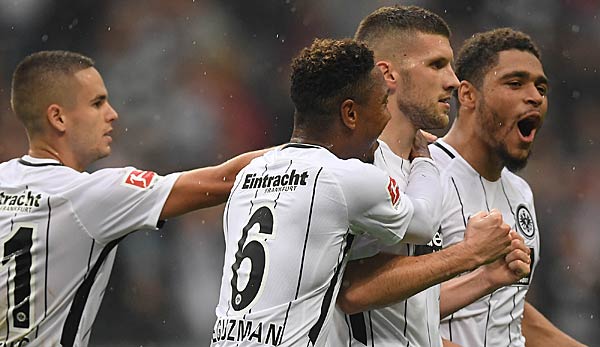 Frankfurt bejubelt den last-minute-Sieg gegen Stuttgart